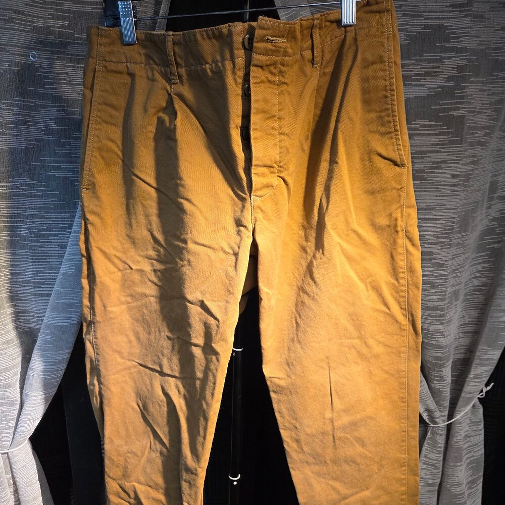 Wallace & Barnes Pleated Military Officer's Chino Pant For Men | J.Crew